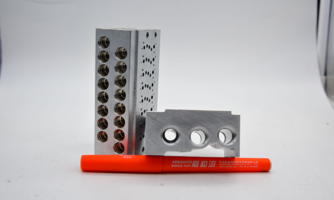 閥體<a href='http://m.lifemessy.com' target='_blank'><u>交叉孔去毛刺</u></a>，是令人十分苦惱的事情。一來閥體交叉孔多，二來交叉孔毛刺不像表面毛刺那樣容易接觸，所以，如果用人工對(duì)閥體<a href='http://m.lifemessy.com' target='_blank'><u>交叉孔去毛刺</u></a>，十分緩慢。